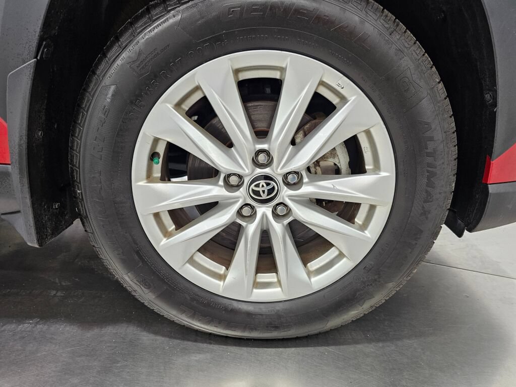 Used 2024 Toyota Corolla Cross LE AWD/4WD image 9