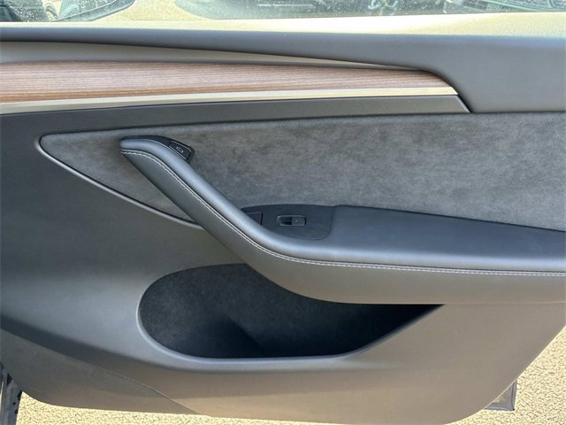 Used 2024 Tesla Model Y Long Range image 22