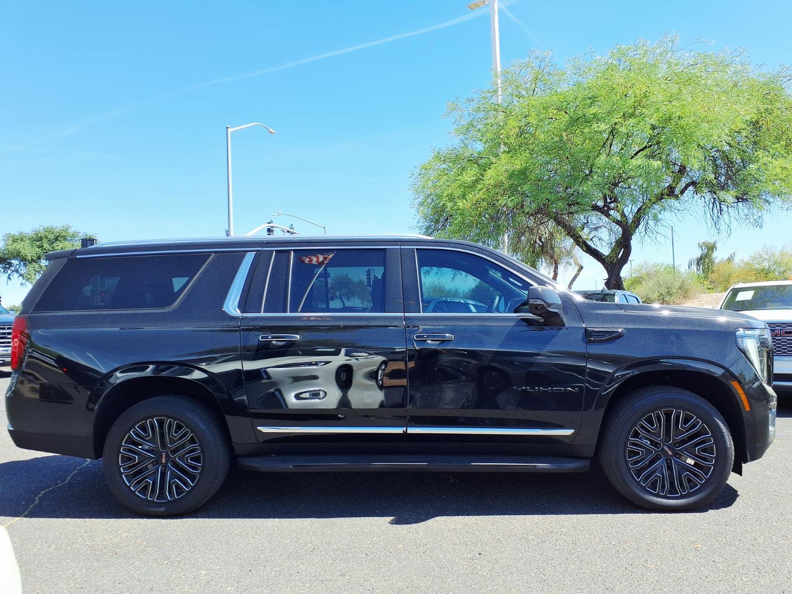 Certified 2026 GMC Yukon XL Elevation image 4