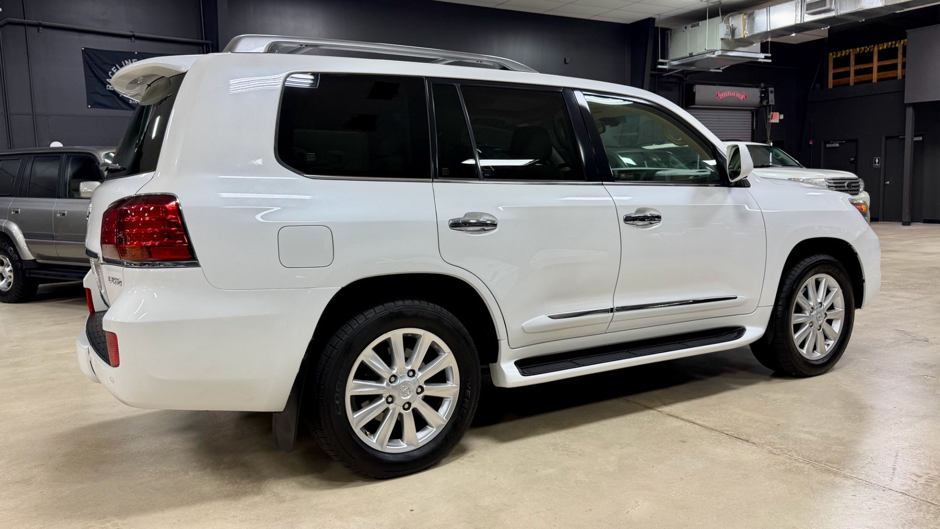 Used 2009 Lexus LX 570 4WD image 6