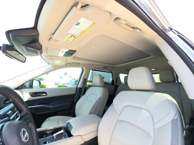 Used 2023 Nissan Pathfinder SL w/ SL Premium Package image 14
