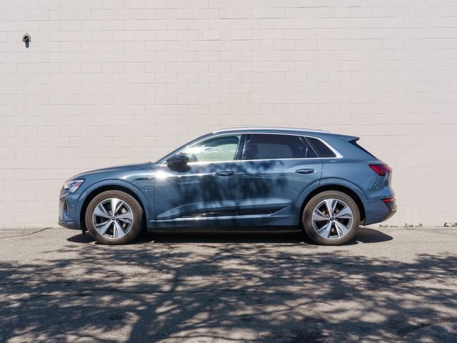 Used 2024 Audi Q8 e-tron Premium Plus w/ Premium Plus Package AWD/4WD image 2