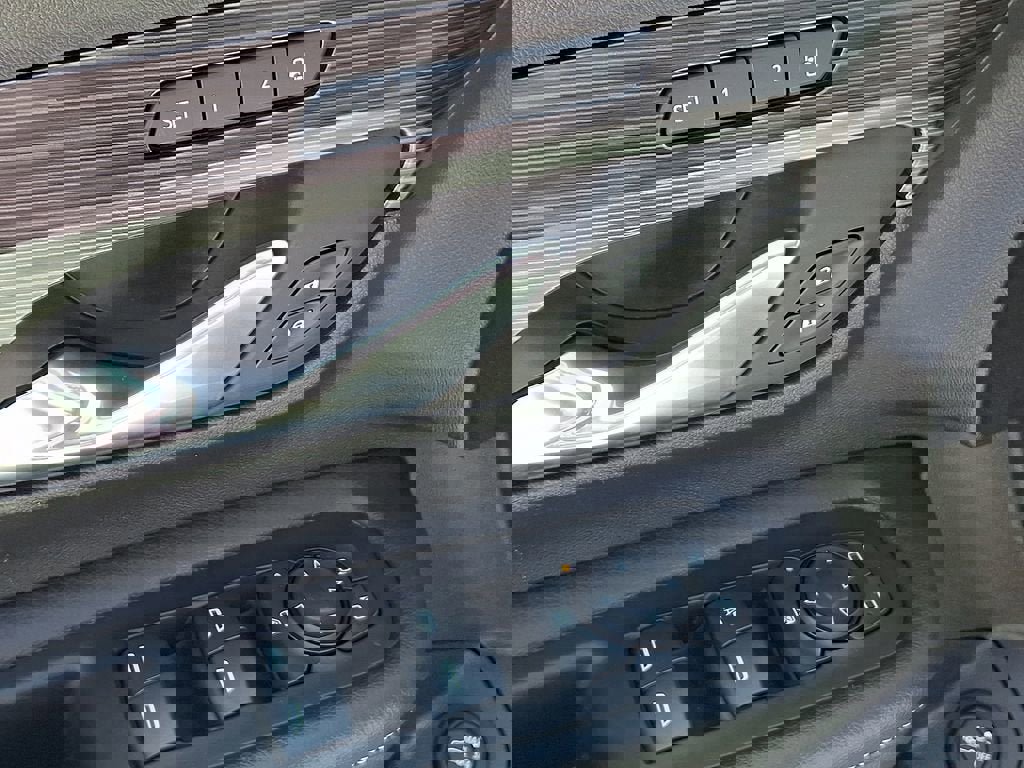 Certified 2023 GMC Terrain SLT w/ Elevation Edition AWD/4WD image 31