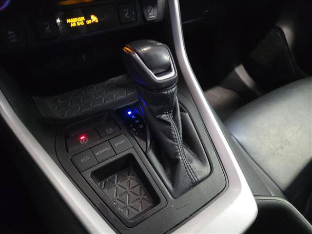 Used 2022 Toyota RAV4 XLE Premium FWD image 12