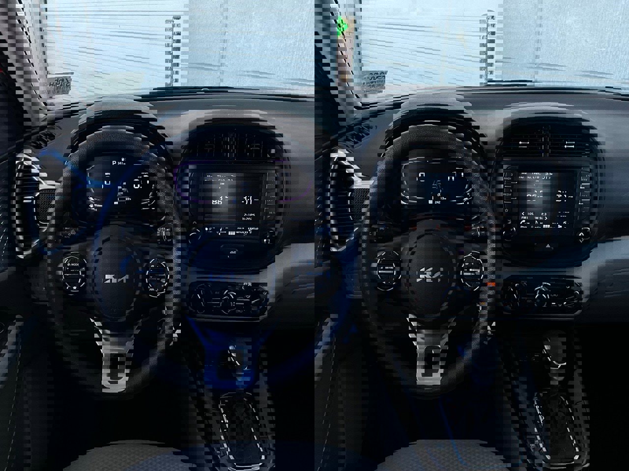 Used 2025 Kia Soul LX w/ LX Technology Package image 12