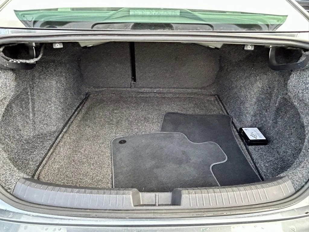 Used 2019 Volkswagen Jetta R-Line image 15