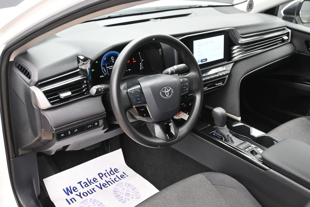 Used 2025 Toyota Camry LE FWD image 20
