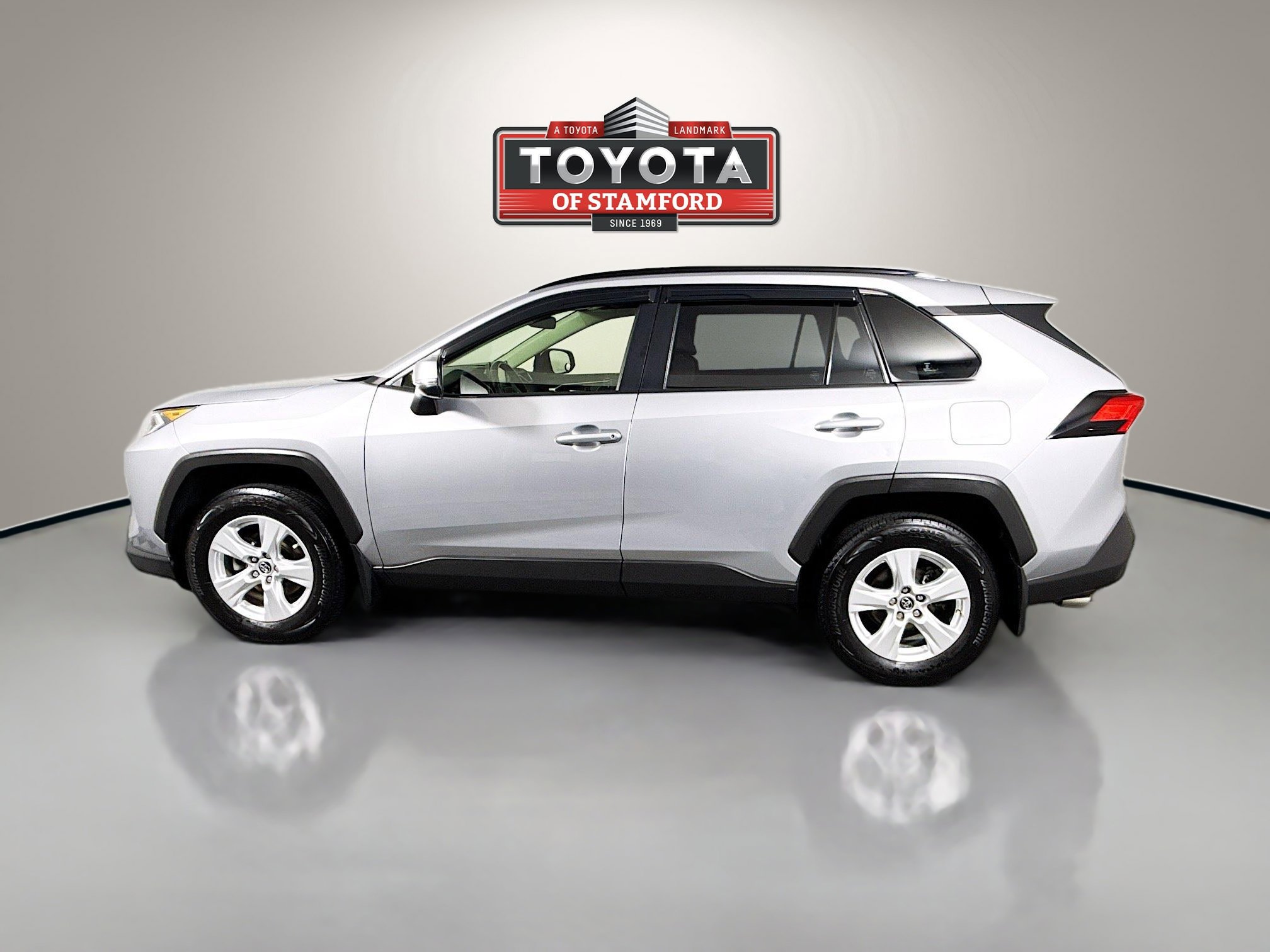 Certified 2019 Toyota RAV4 XLE w/ Convenience Package image 4