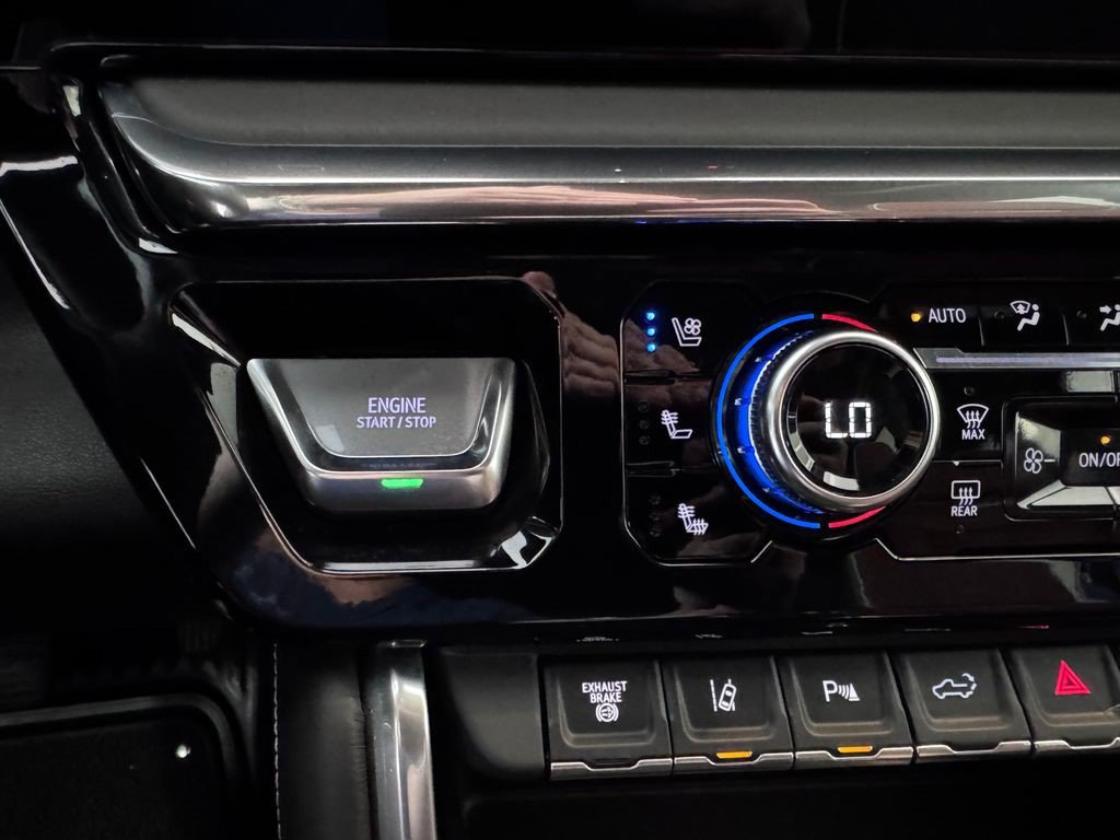 Certified 2025 GMC Sierra 3500 Denali Ultimate AWD/4WD image 22