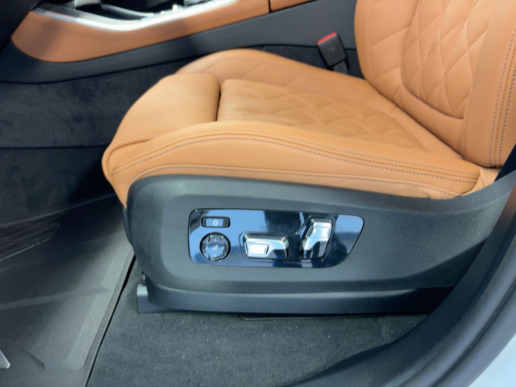 New 2026 BMW X5 sDrive40i w/ M Sport Package image 13