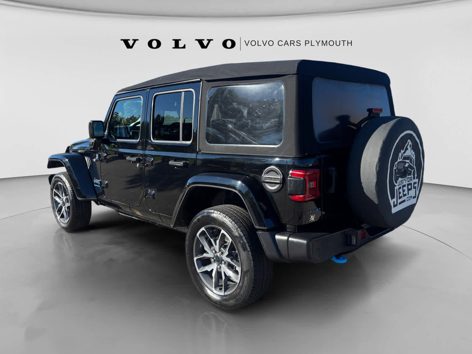 Used 2024 Jeep Wrangler Unlimited w/ Convenience Group AWD/4WD image 5