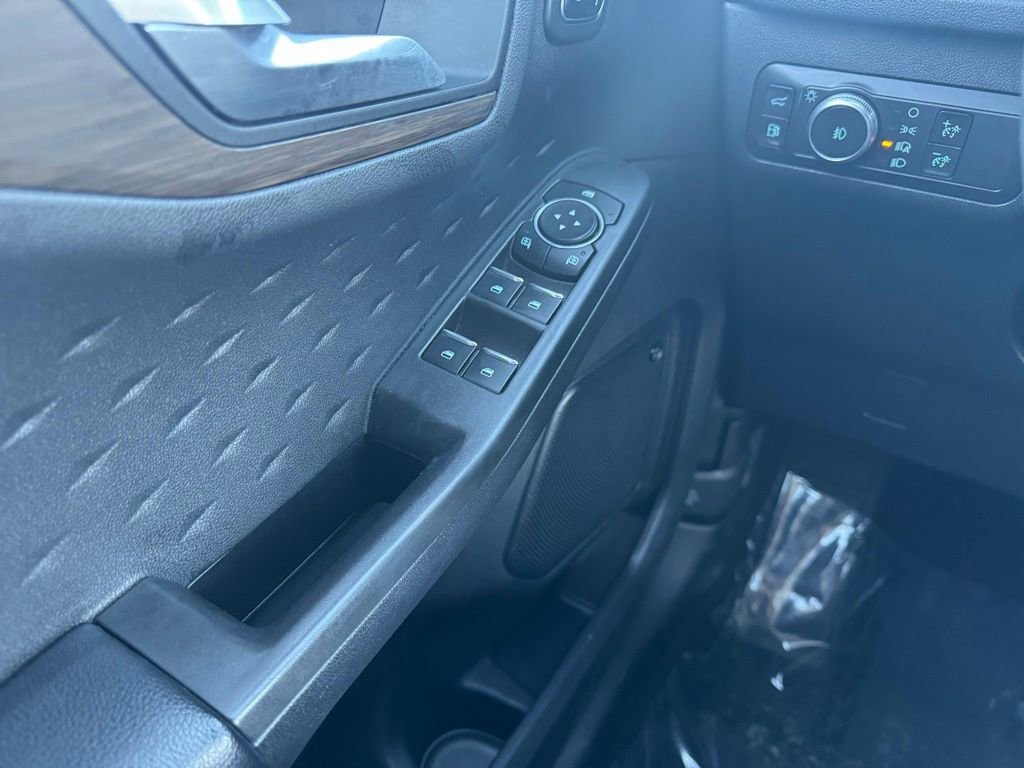 Certified 2020 Ford Escape Titanium AWD/4WD image 30