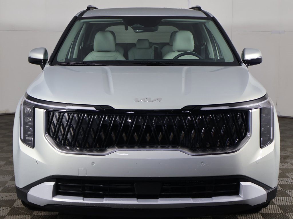 Used 2025 Kia Carnival EX image 12