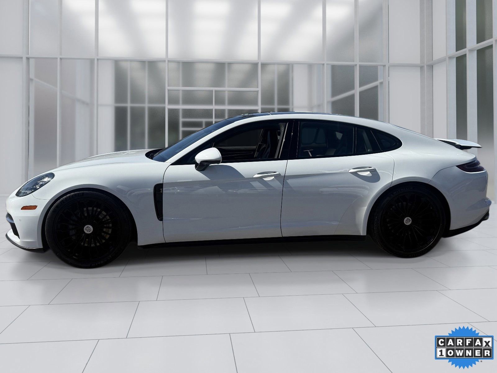 Used 2018 Porsche Panamera 4S image 3