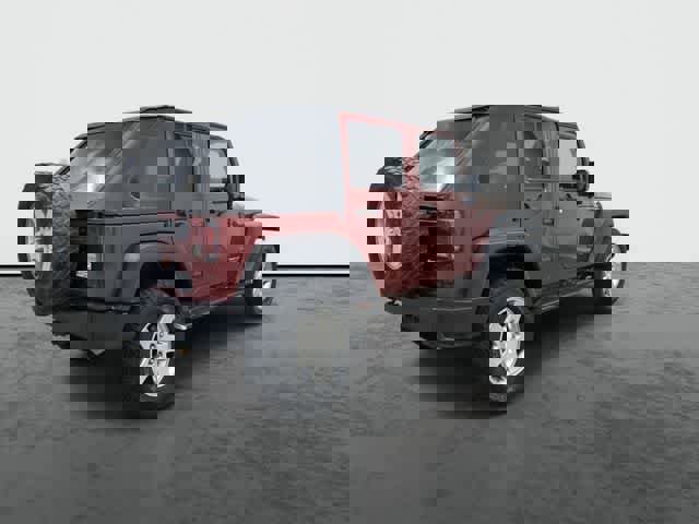 Used 2011 Jeep Wrangler Unlimited Rubicon w/ Connectivity Group image 4