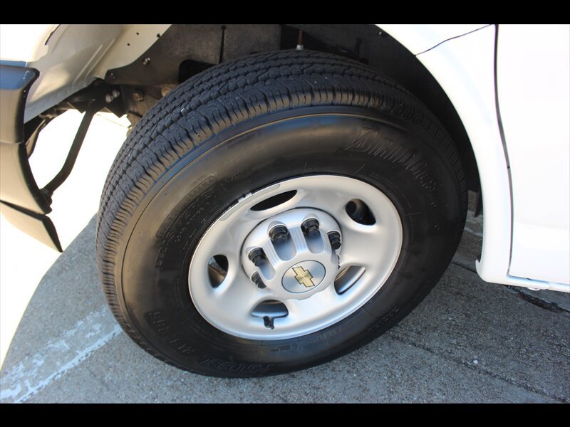 Used 2024 Chevrolet Express 3500 LS RWD image 22