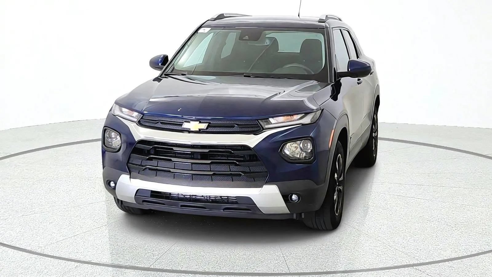 Used 2022 Chevrolet TrailBlazer LT w/ Convenience Package AWD/4WD image 3