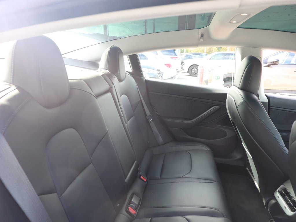 Used 2018 Tesla Model 3 Long Range image 17