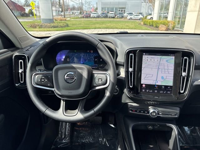 Used 2025 Volvo XC40 B5 Core image 20