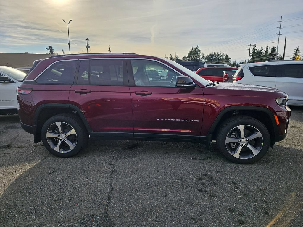 New 2024 Jeep Grand Cherokee Limited 4xe w/ Luxury Tech Group II AWD/4WD image 9