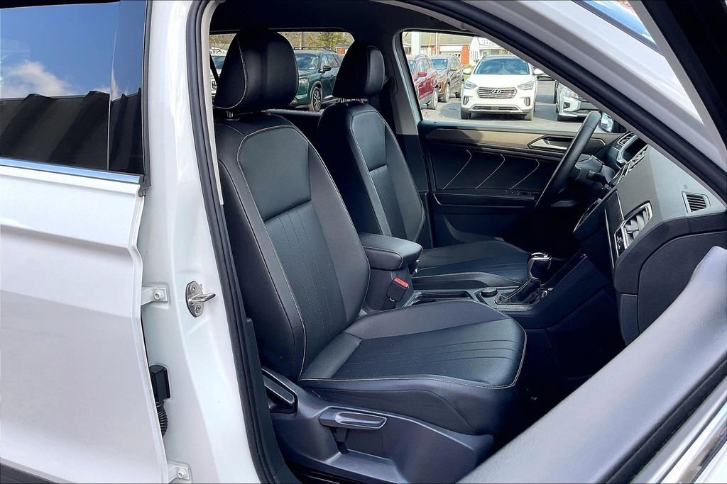 Used 2022 Volkswagen Tiguan SE image 7