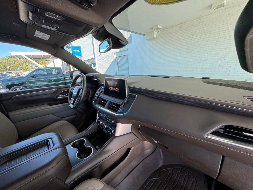 Used 2023 GMC Yukon SLT w/ SLT Luxury Package image 18