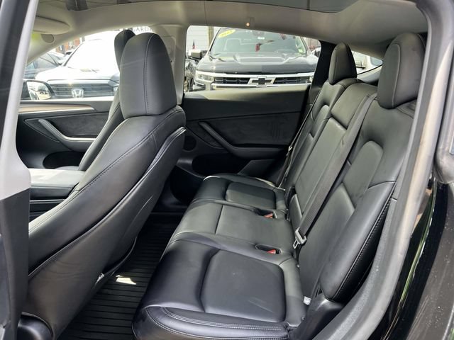 Used 2025 Tesla Model Y Long Range AWD/4WD image 11