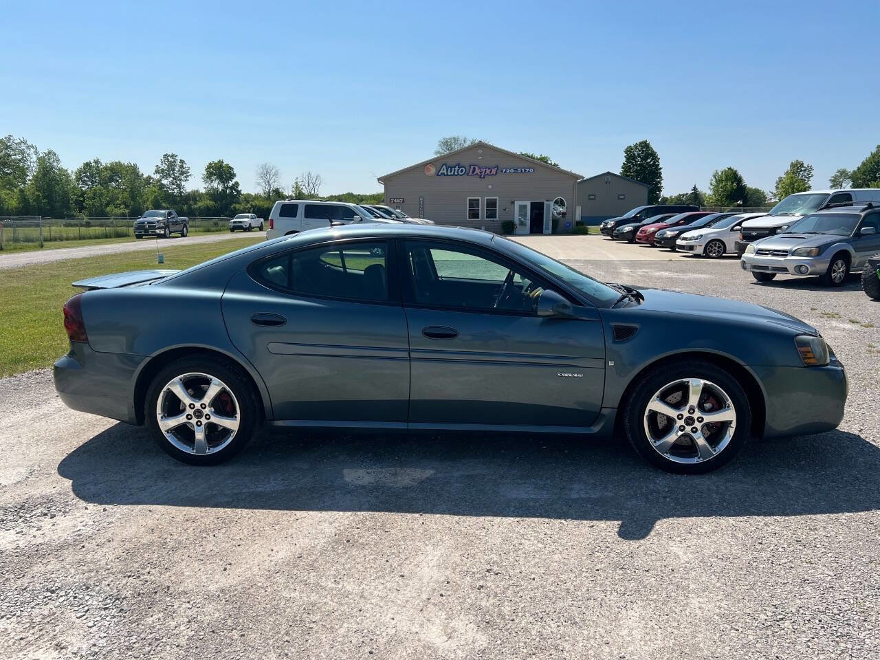 Used 2006 Pontiac Grand Prix GXP w/ Sun And Sound Package FWD image 1