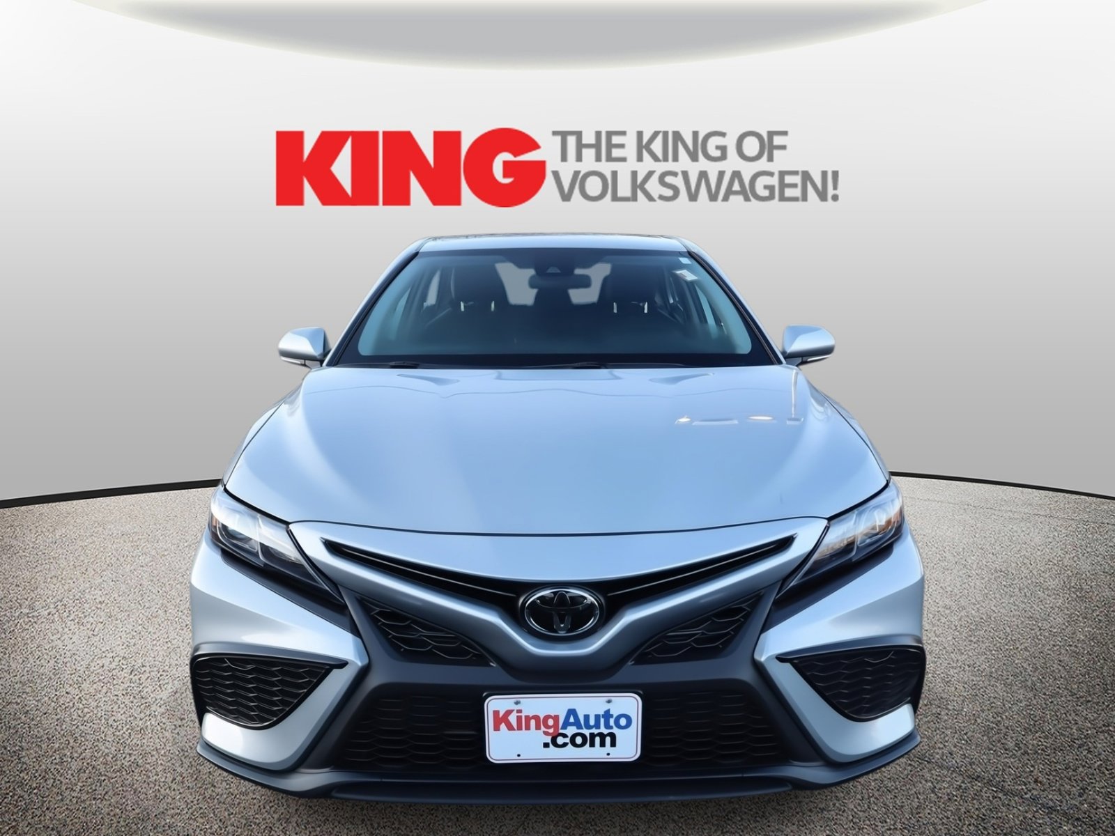 Used 2024 Toyota Camry SE image 9