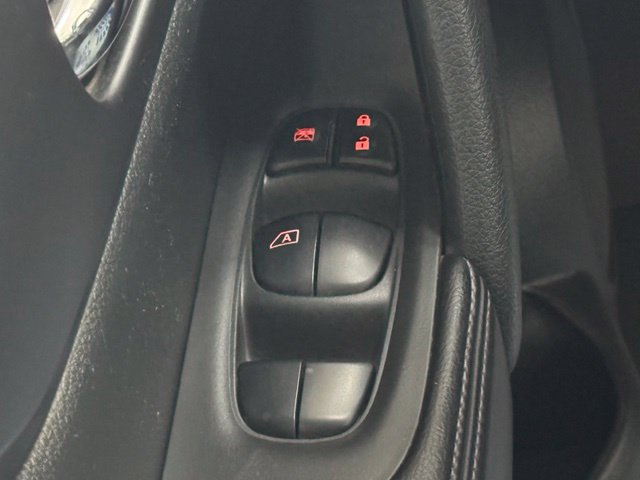 Used 2016 Nissan Rogue SV w/ SV Family Package AWD/4WD image 22