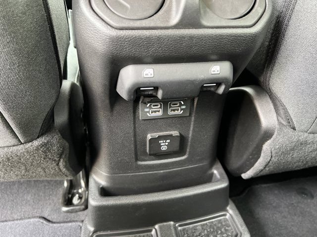 Certified 2025 Jeep Wrangler Unlimited Sahara w/ Safety Group AWD/4WD image 21
