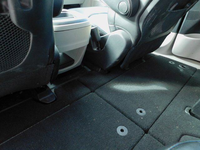 Used 2020 Chrysler Voyager Lxi image 17