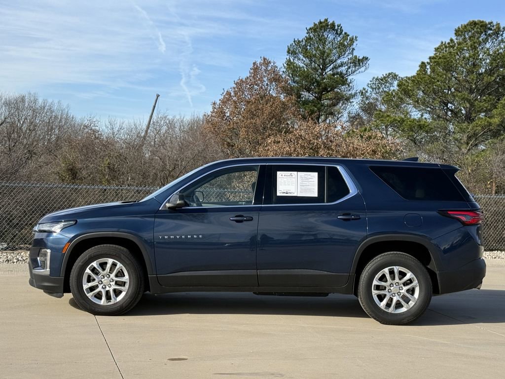 Used 2023 Chevrolet Traverse LS FWD image 3