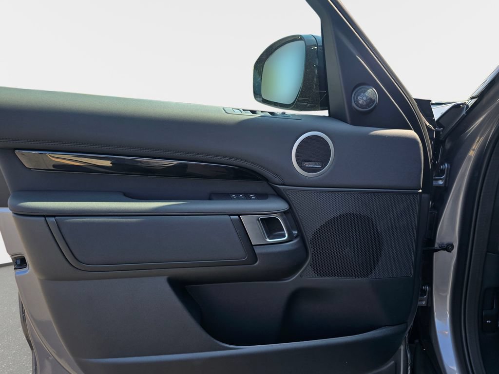 New 2026 Land Rover Discovery S AWD/4WD image 30