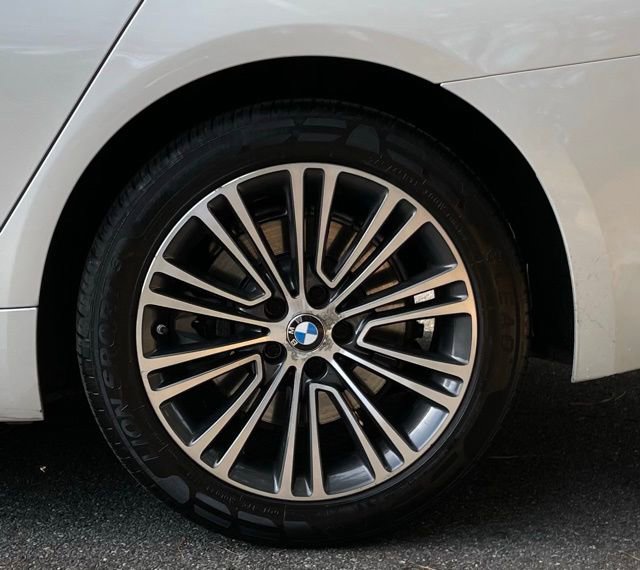 Used 2019 BMW 530i xDrive w/ Premium Package AWD/4WD image 7