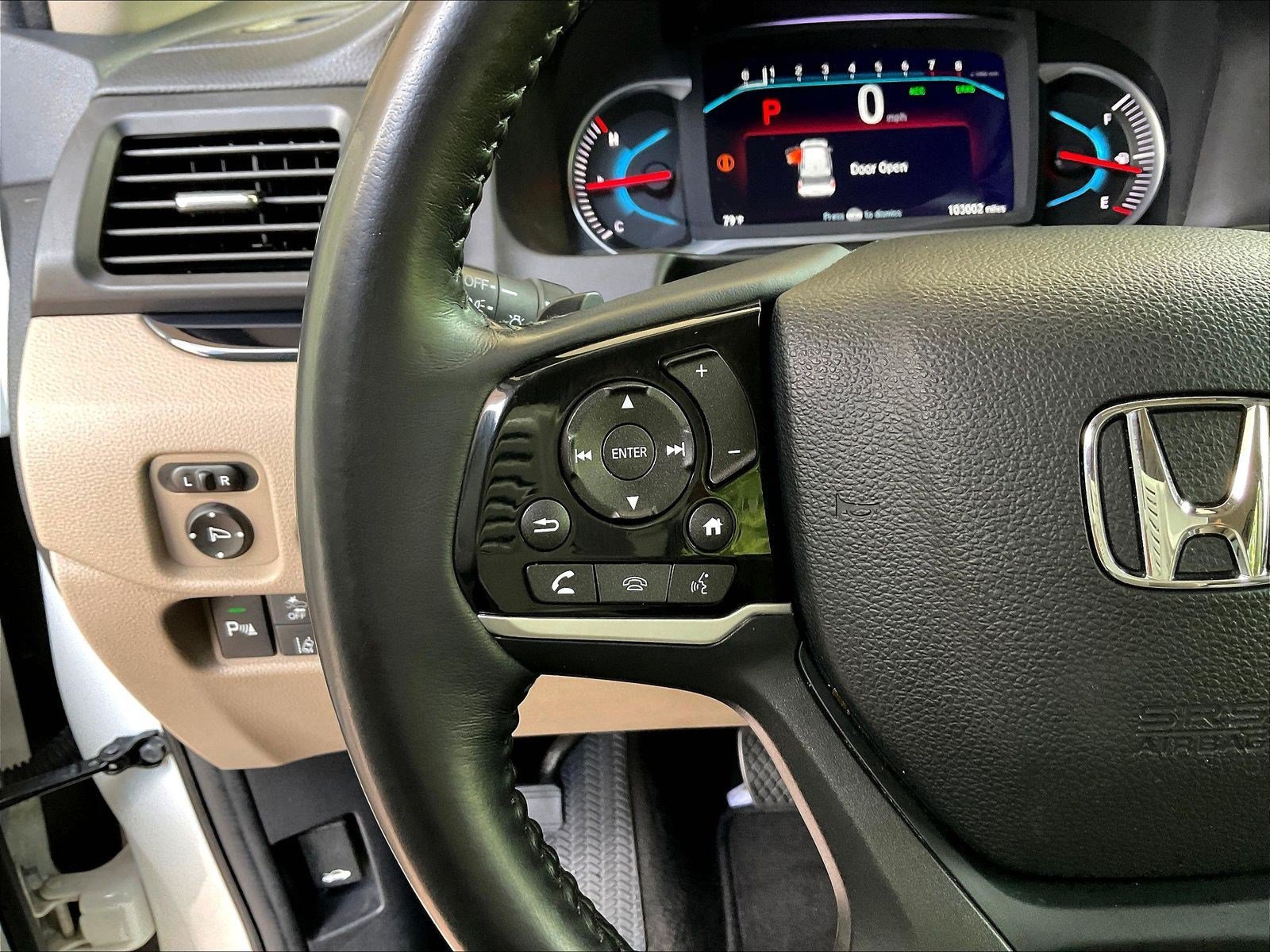 Used 2019 Honda Pilot Touring image 11
