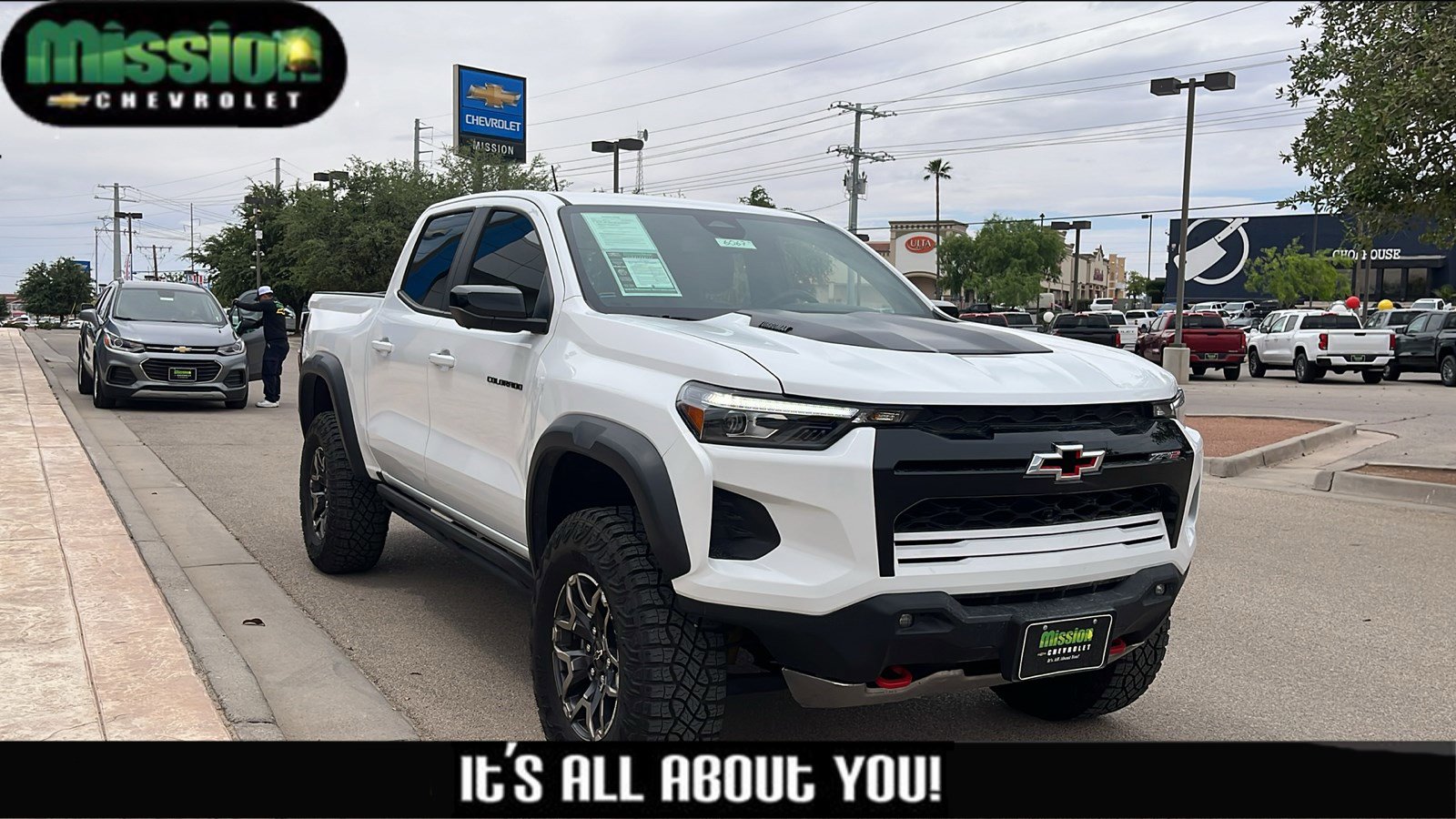 Used 2025 Chevrolet Colorado ZR2 w/ Technology Package AWD/4WD image 1