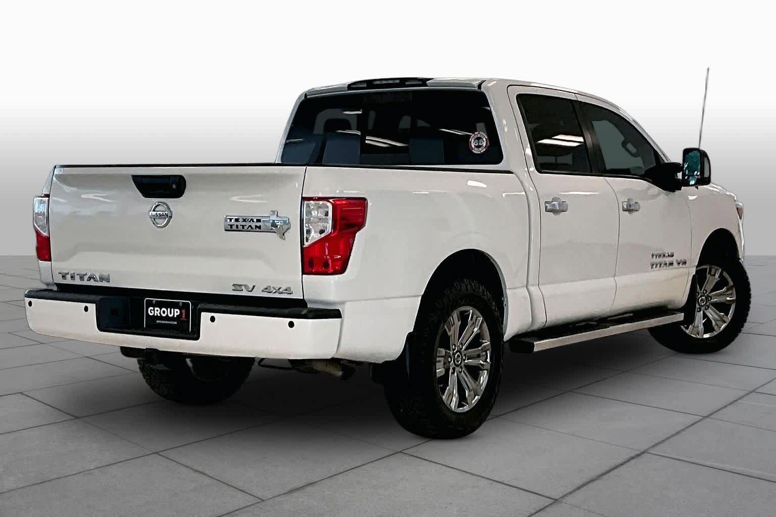 Used 2018 Nissan Titan SV w/ SV Convenience Package AWD/4WD image 12
