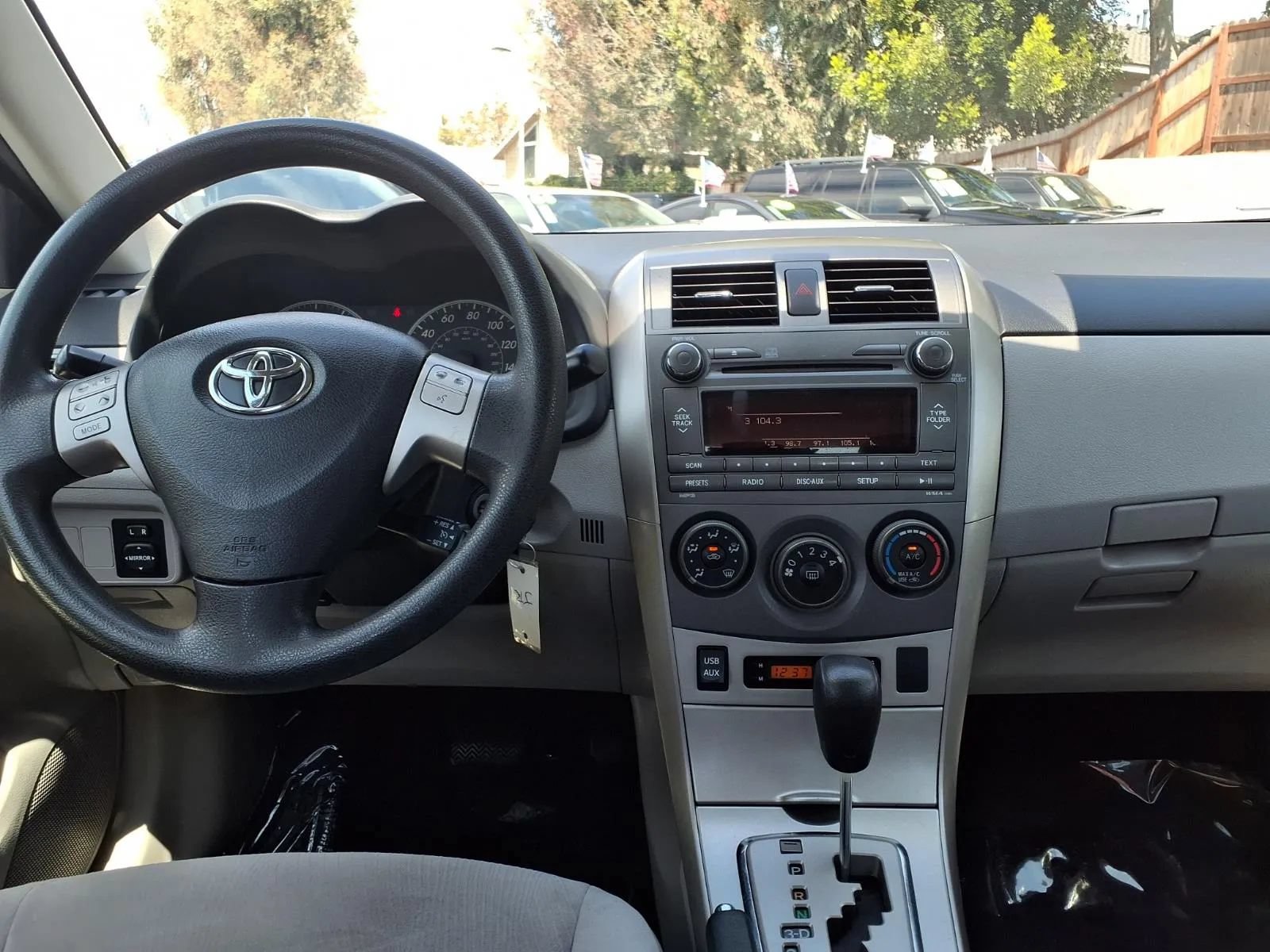 Used 2011 Toyota Corolla LE FWD image 18