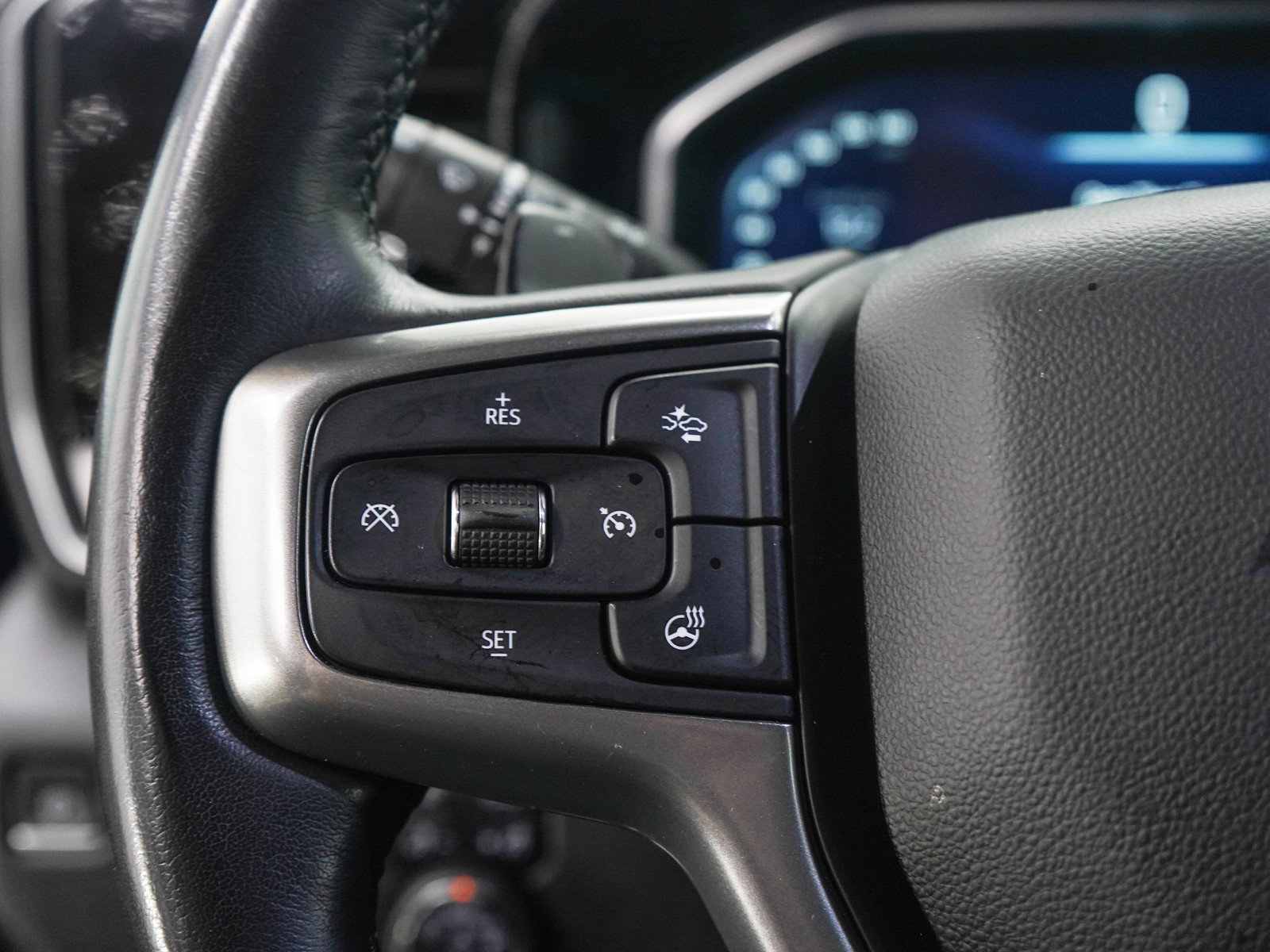 Used 2022 Chevrolet Silverado 1500 LTZ w/ Technology Package AWD/4WD image 28
