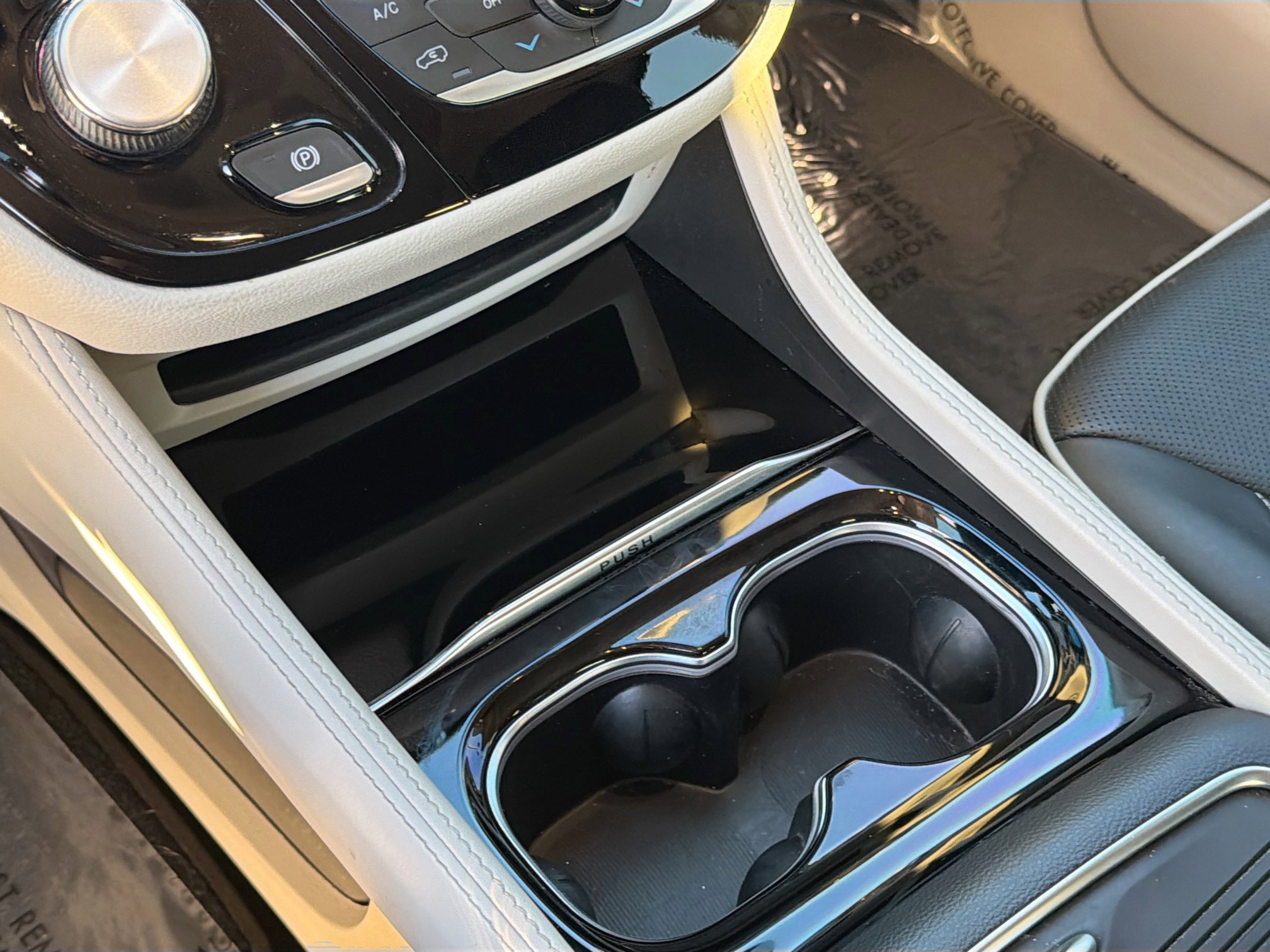 Used 2022 Chrysler Pacifica Limited image 29