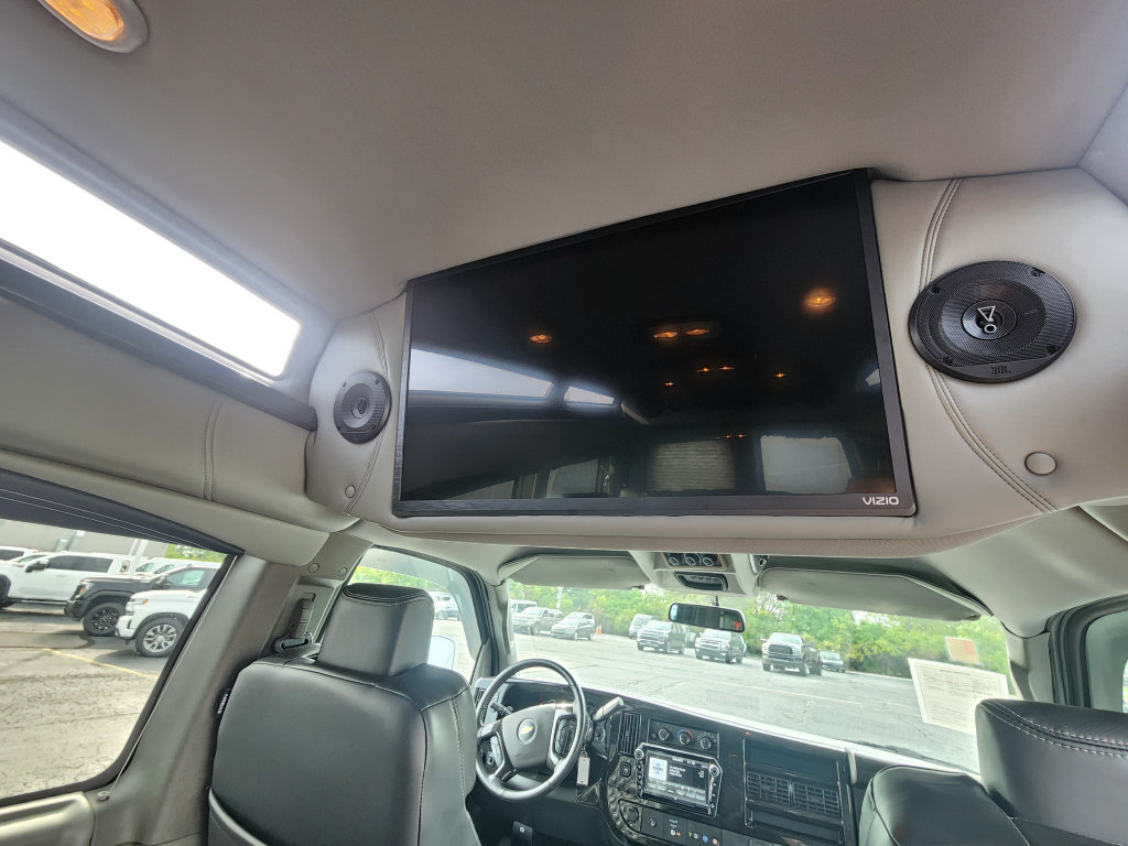Used 2023 Chevrolet Express 2500 RWD image 54