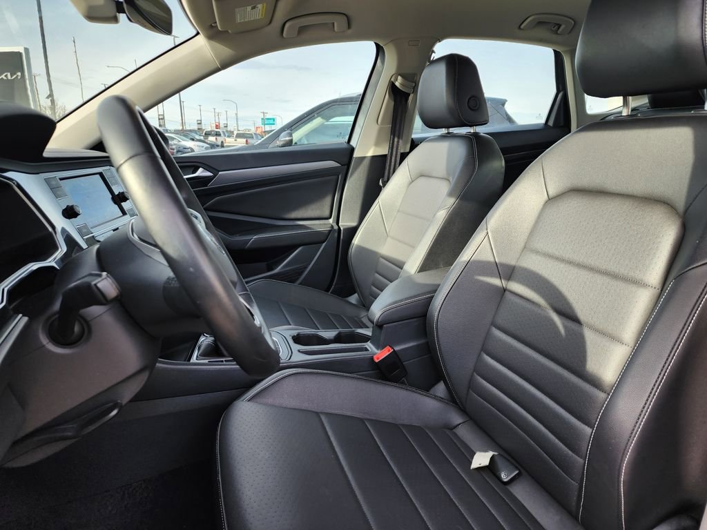 Used 2024 Volkswagen Jetta SE image 10