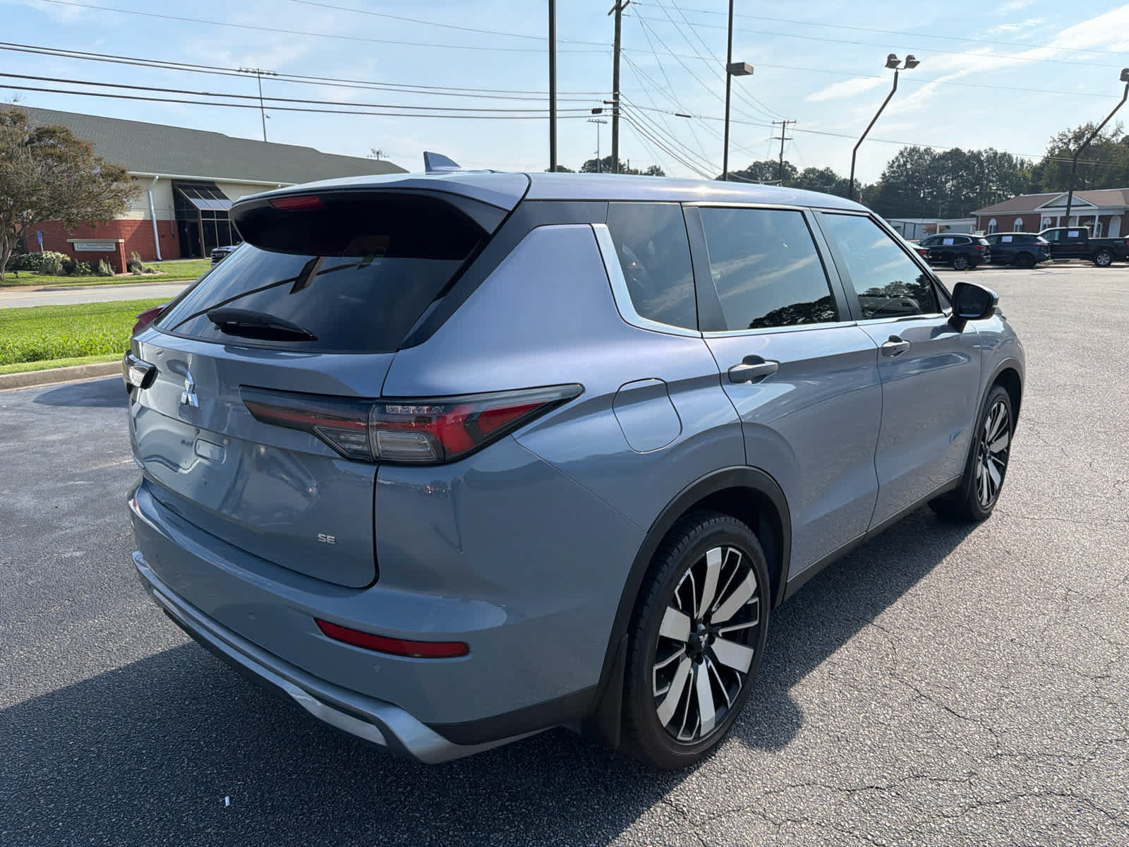 Used 2025 Mitsubishi Outlander SE FWD image 3