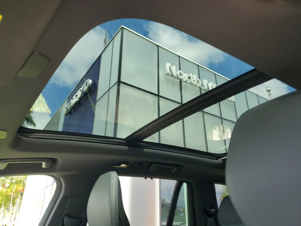 Used 2024 Volvo XC90 B6 Ultimate w/ Protection Package Premier image 6