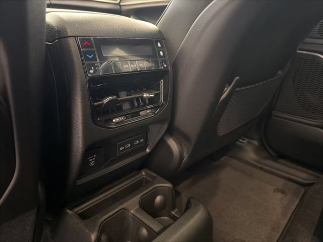 New 2026 Jeep Grand Cherokee L Limited w/ Limited Altitude Package AWD/4WD image 16