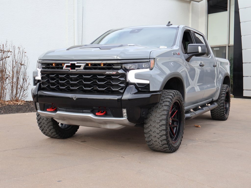 Used 2024 Chevrolet Silverado 1500 ZR2 w/ Technology Package image 3