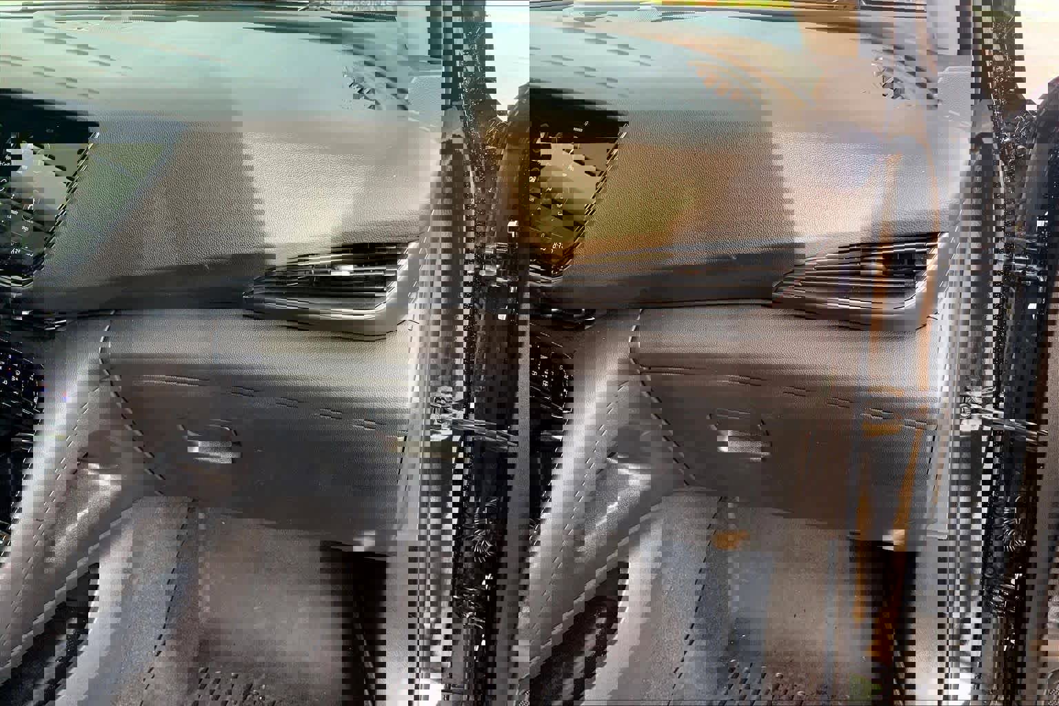 Used 2023 Buick Envision Avenir image 20