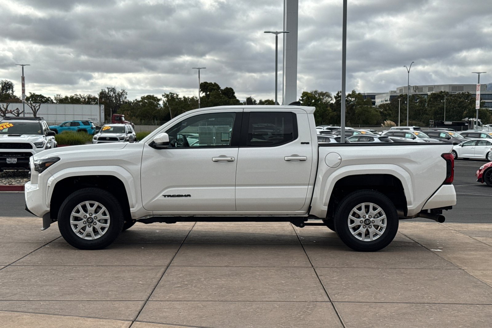 Certified 2024 Toyota Tacoma SR5 w/ SR5 Upgrade Package AWD/4WD image 8