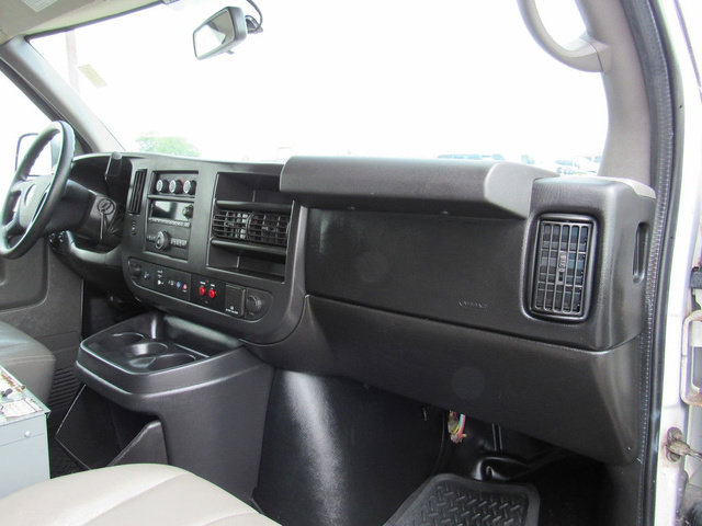 Used 2015 Chevrolet Express 2500 RWD image 15